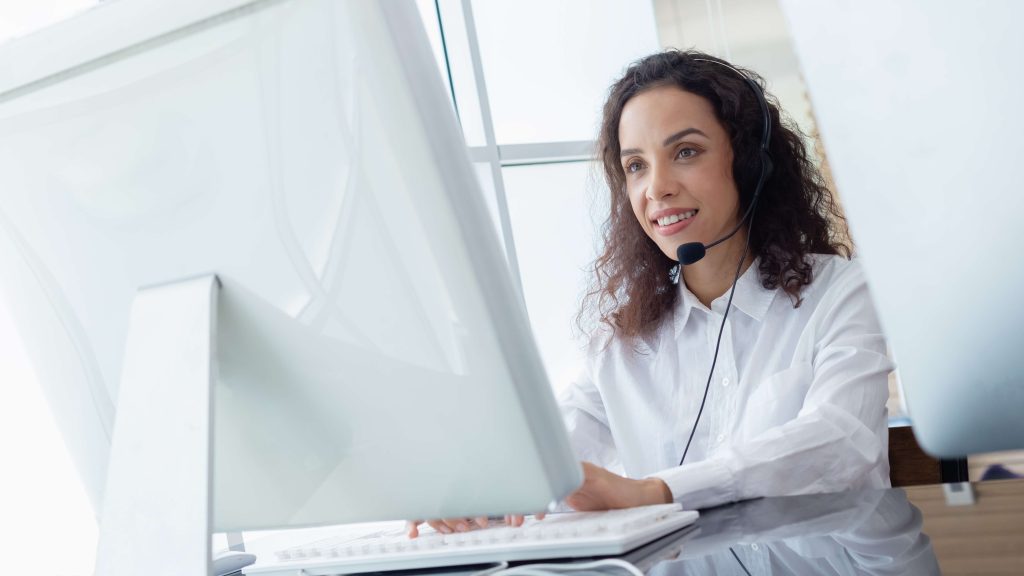 working-customer-support-service-operator-communi-2023-11-27-05-13-08-utc - NebStack - NebStack